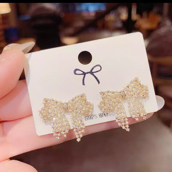 Jewelry - New 18k gold plated gorgeous earrings